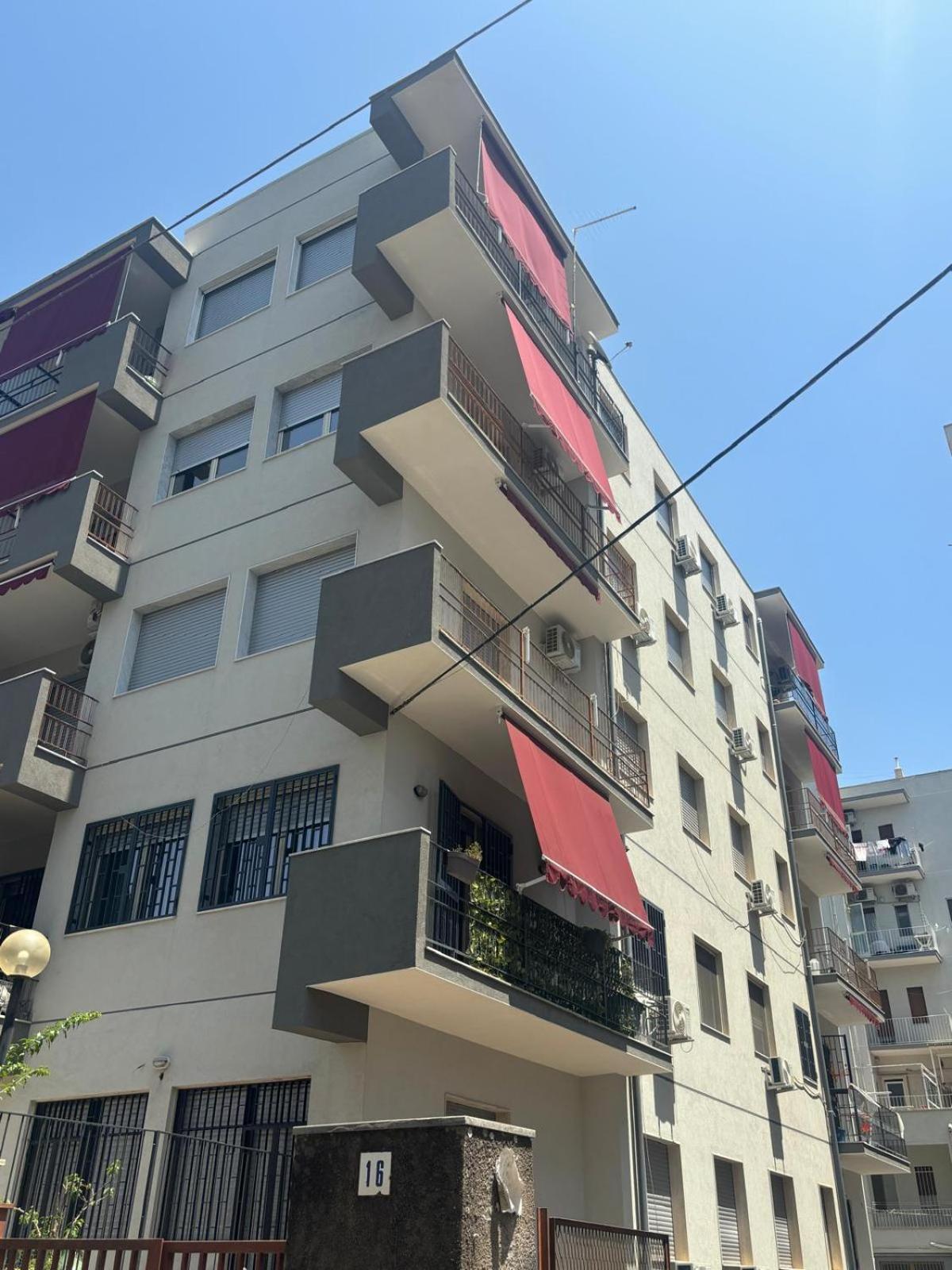 Miti Home Катания Экстерьер фото